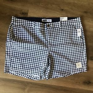 NWT Ladies shorts size 18